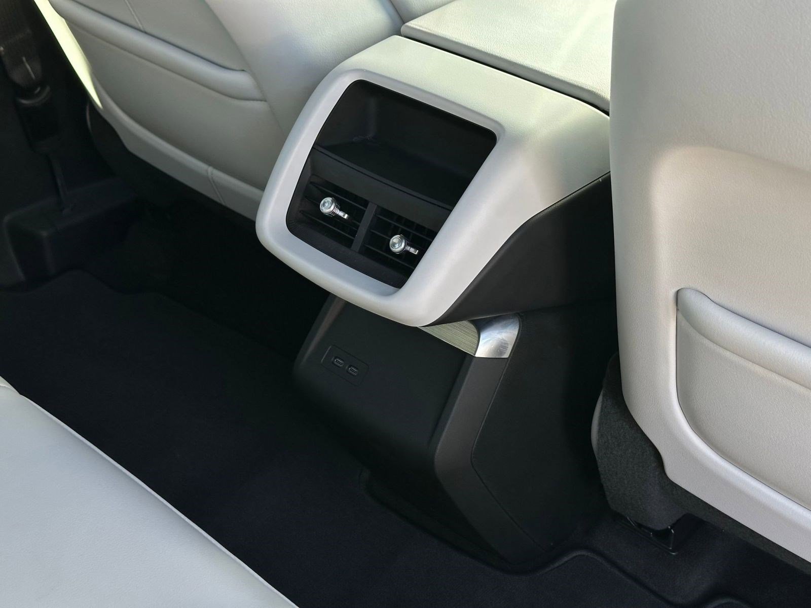 Certified 2024 Cadillac Lyriq Luxury image 31