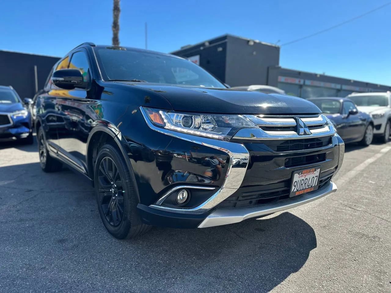Used 2018 Mitsubishi Outlander LE image 3