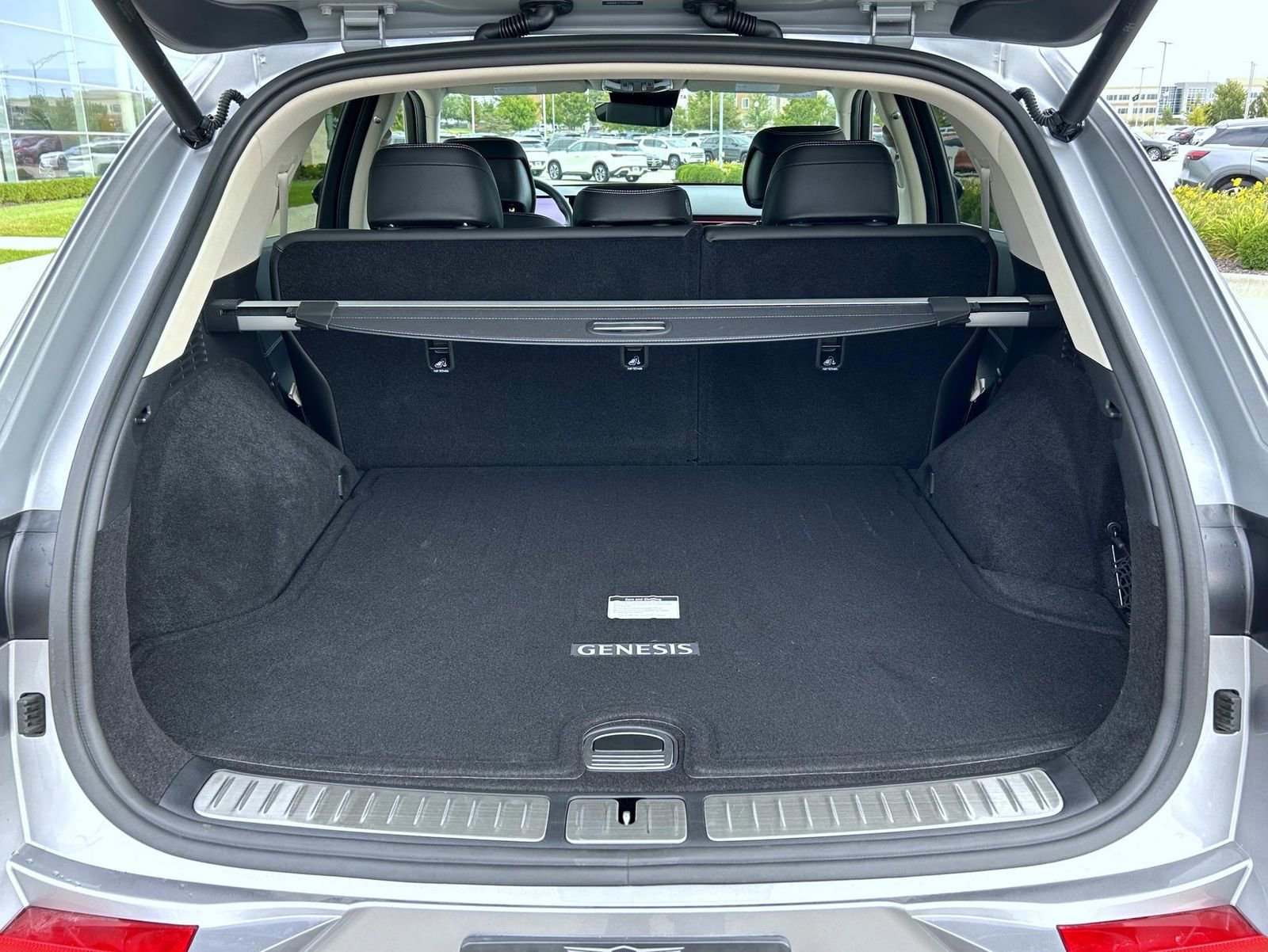 Used 2026 Genesis Electrified GV70 image 9