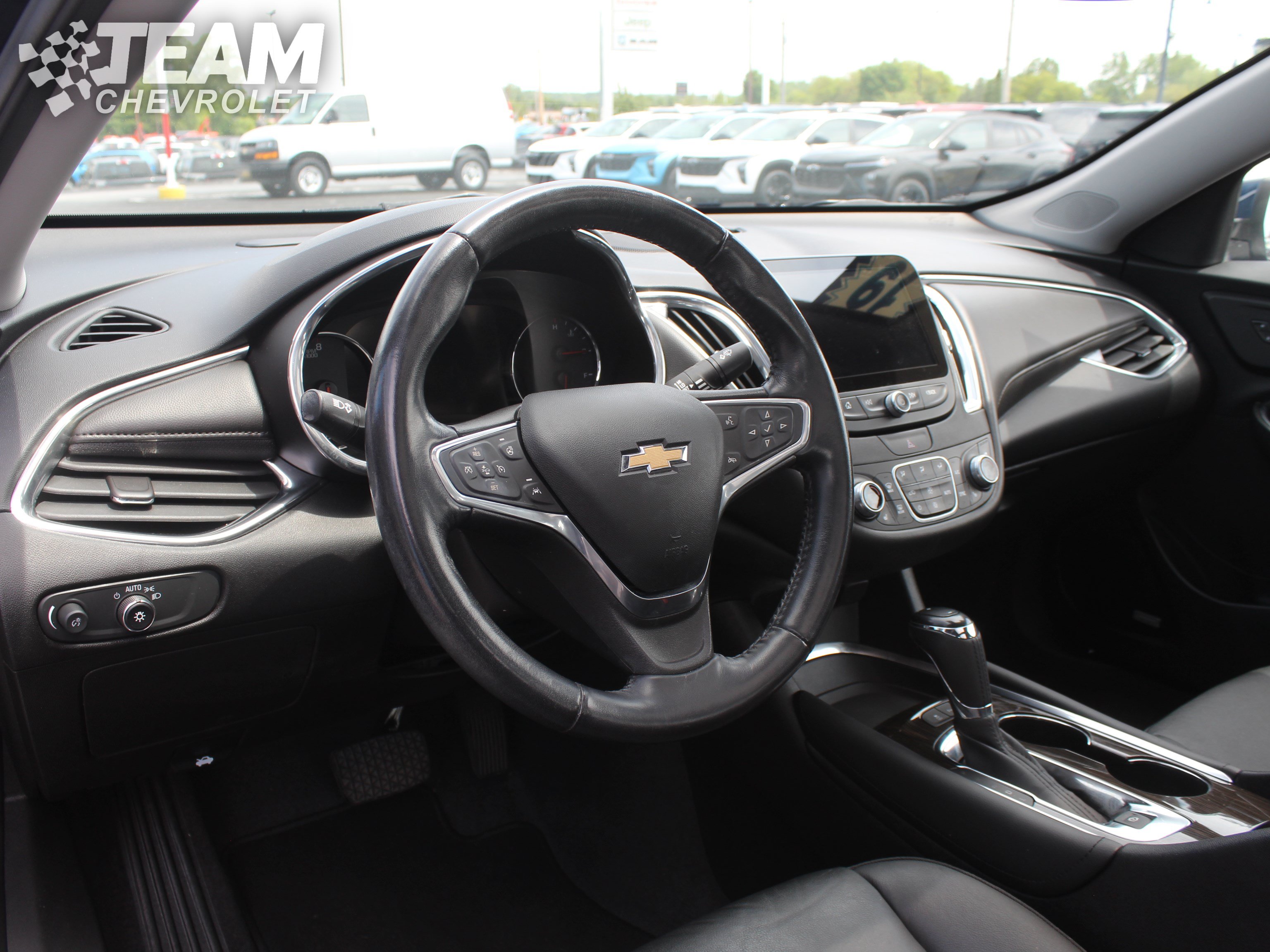 Used 2019 Chevrolet Malibu Premier w/ Sun and Wheel Package FWD image 15