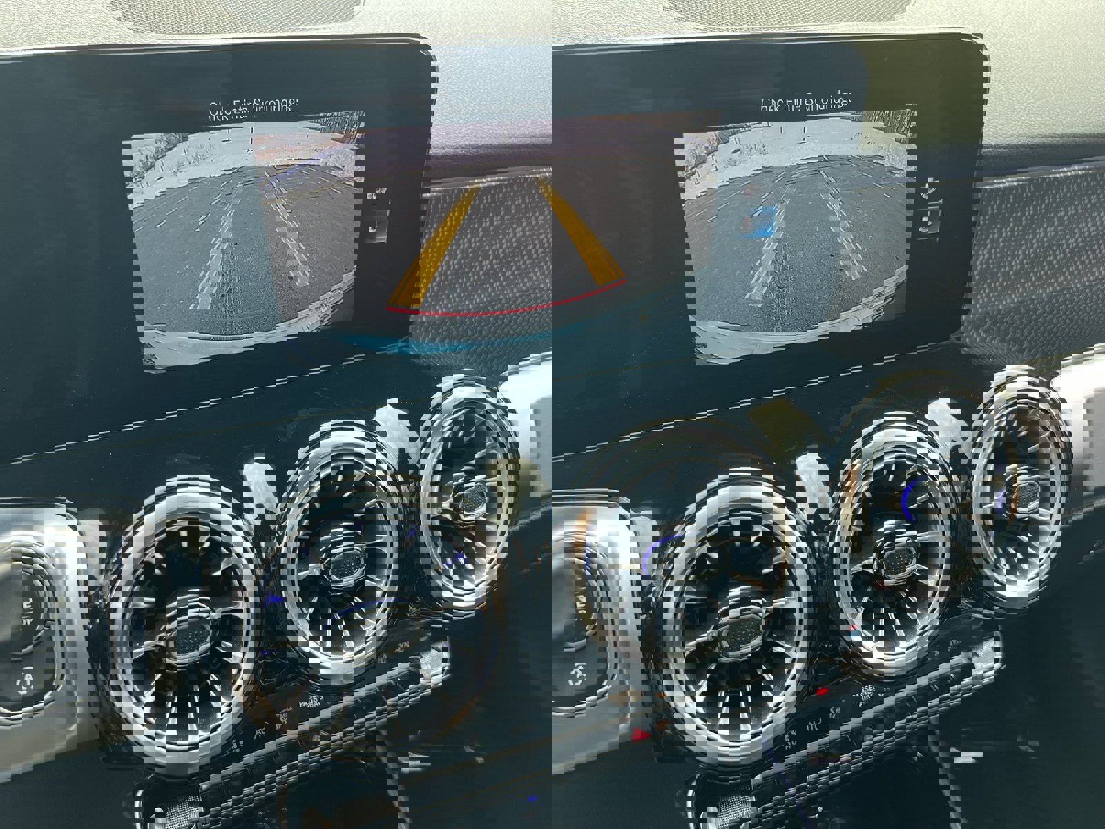 Used 2022 Mercedes-Benz GLB 250 4MATIC image 22