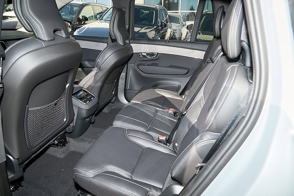 New 2026 Volvo XC90 B6 Ultra w/ Protection Package image 20