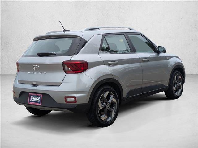 Used 2026 Hyundai Venue SEL FWD image 5