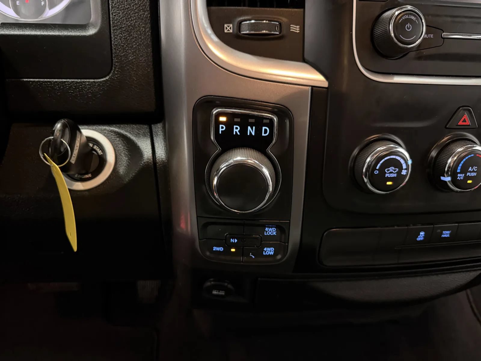 Used 2021 RAM 1500 Classic SLT AWD/4WD image 31