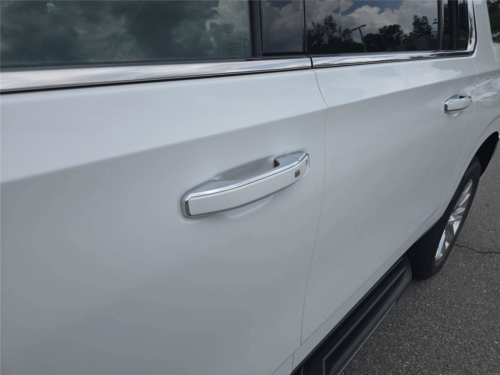 Used 2022 Chevrolet Suburban Premier AWD/4WD image 12