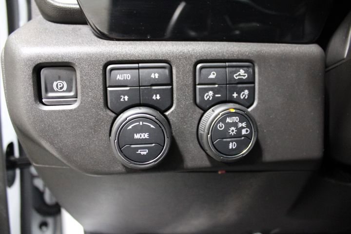 Used 2025 Chevrolet Silverado 1500 LTZ image 45