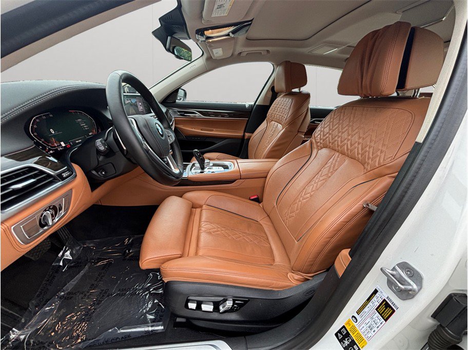 Used 2021 BMW 740i xDrive w/ Premium Package AWD/4WD image 2