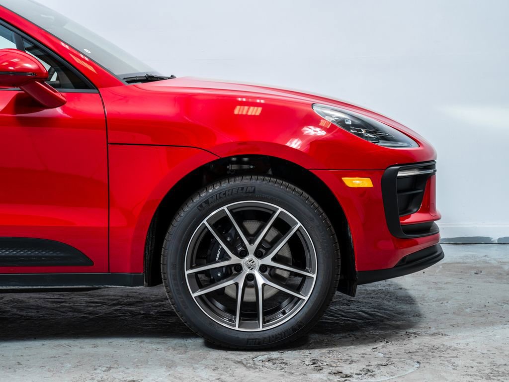Used 2026 Porsche Macan image 12
