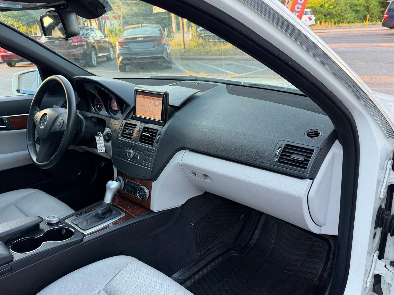Used 2011 Mercedes-Benz C 300 Luxury image 20