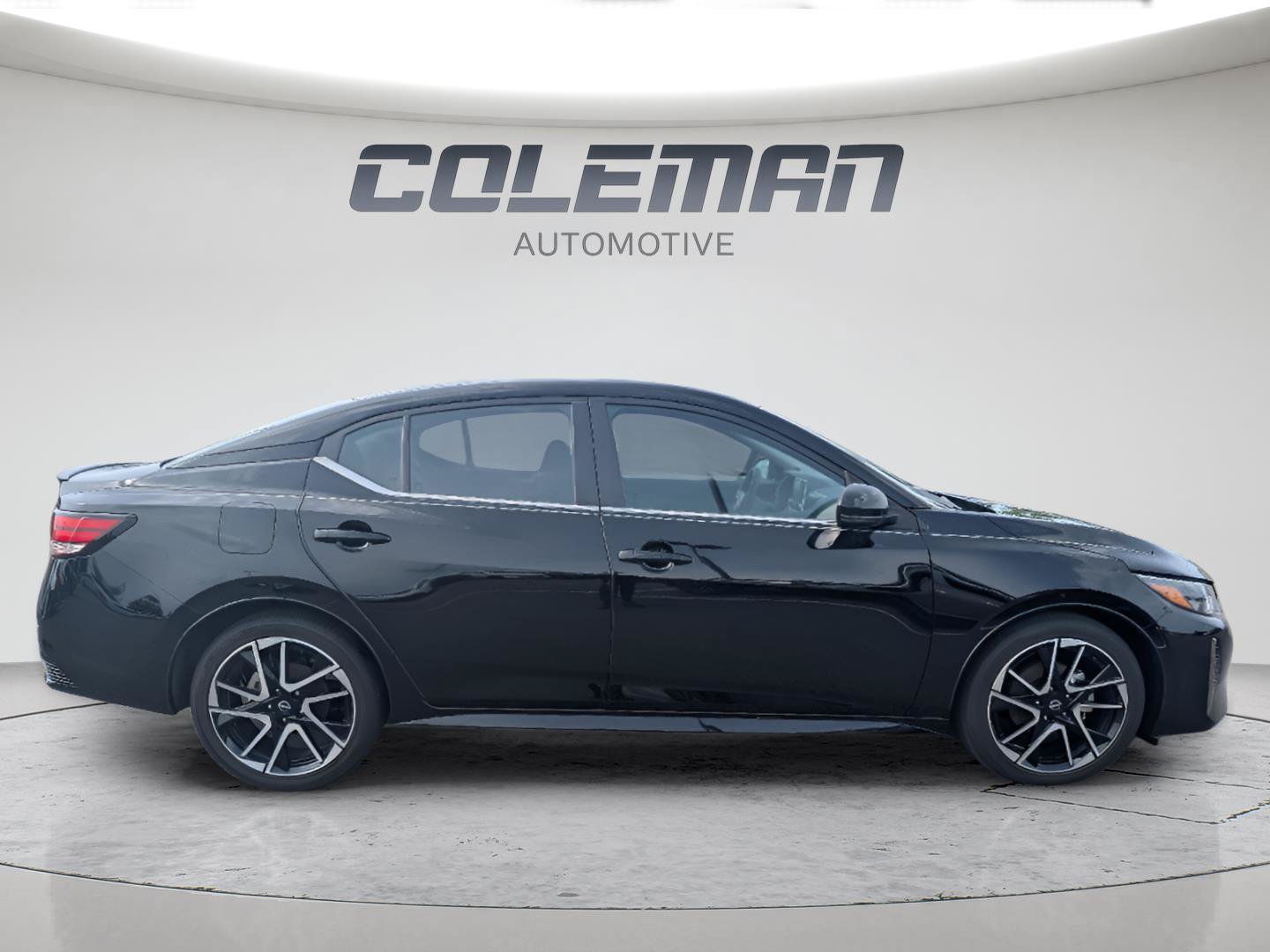Certified 2025 Nissan Sentra SR FWD image 4