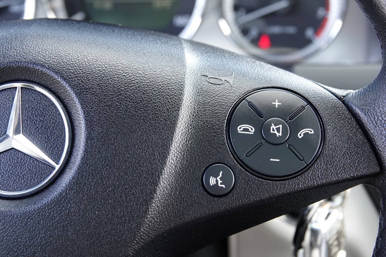Used 2010 Mercedes-Benz C 300 Sedan image 81
