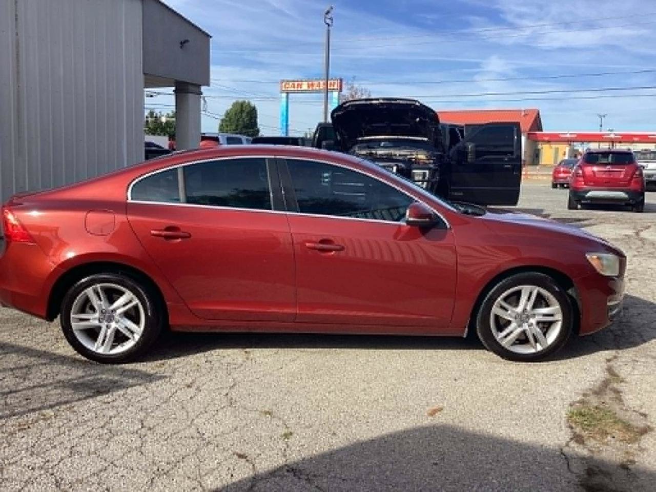 Used 2014 Volvo S60 T5 FWD image 1