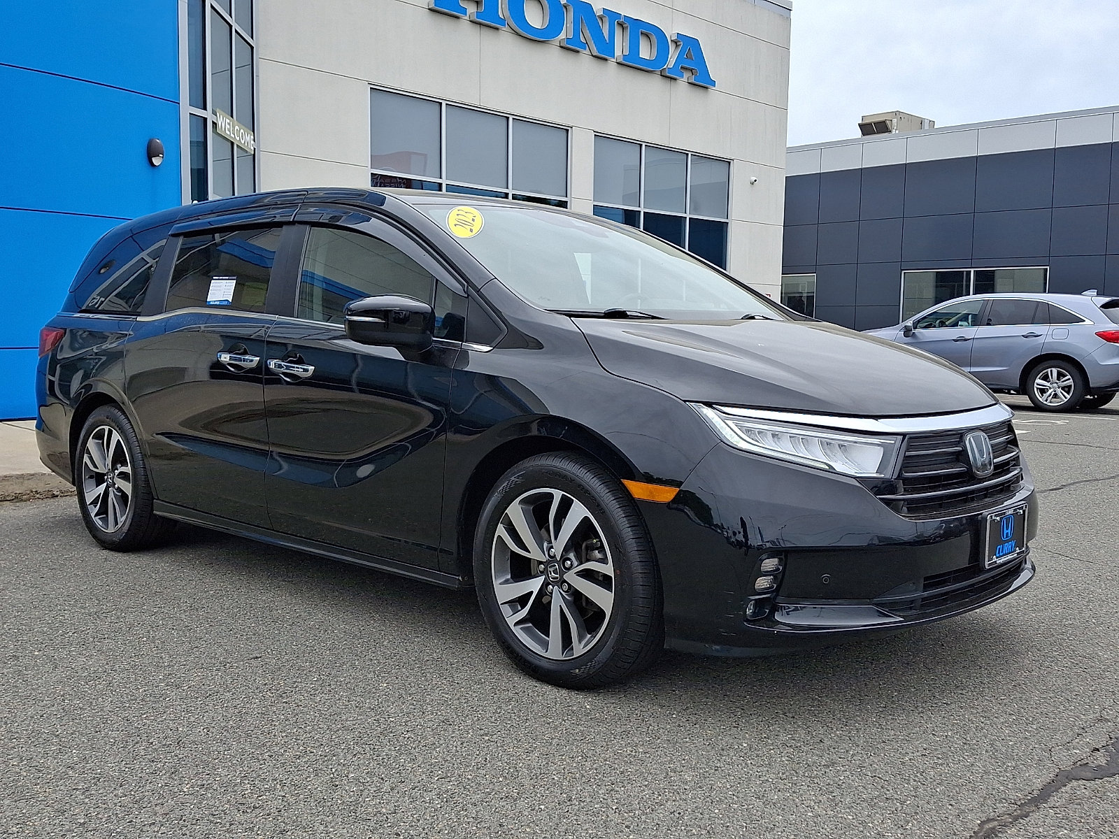 Used 2023 Honda Odyssey Touring image 3