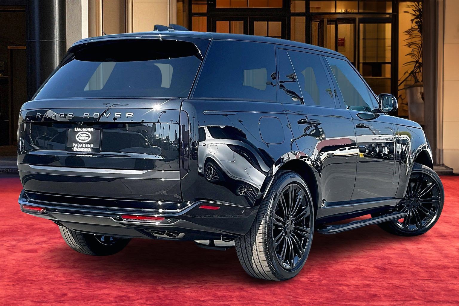 New 2026 Land Rover Range Rover SE image 4