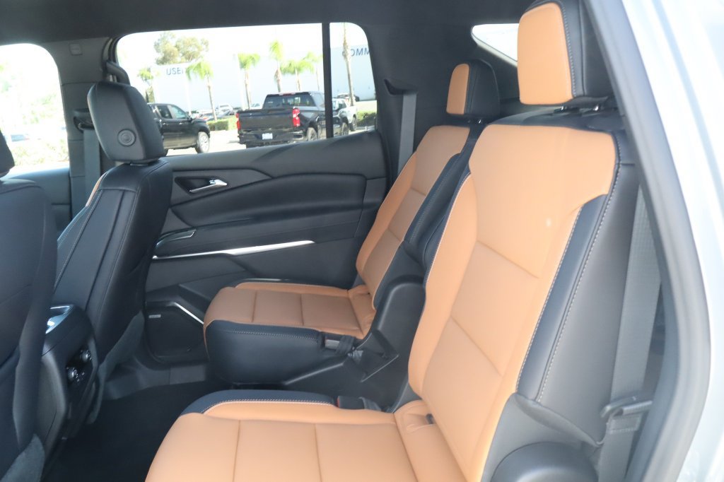 New 2027 Chevrolet Traverse Z71 w/ Enhanced Driving Package AWD/4WD image 32