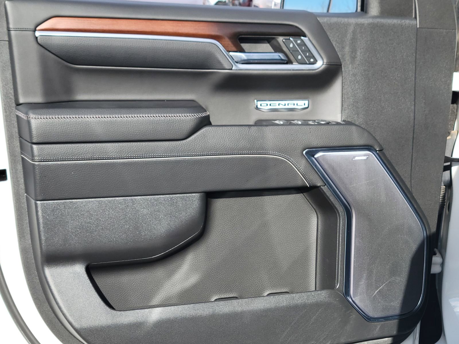 Used 2024 GMC Sierra 1500 Denali w/ Technology Package image 7