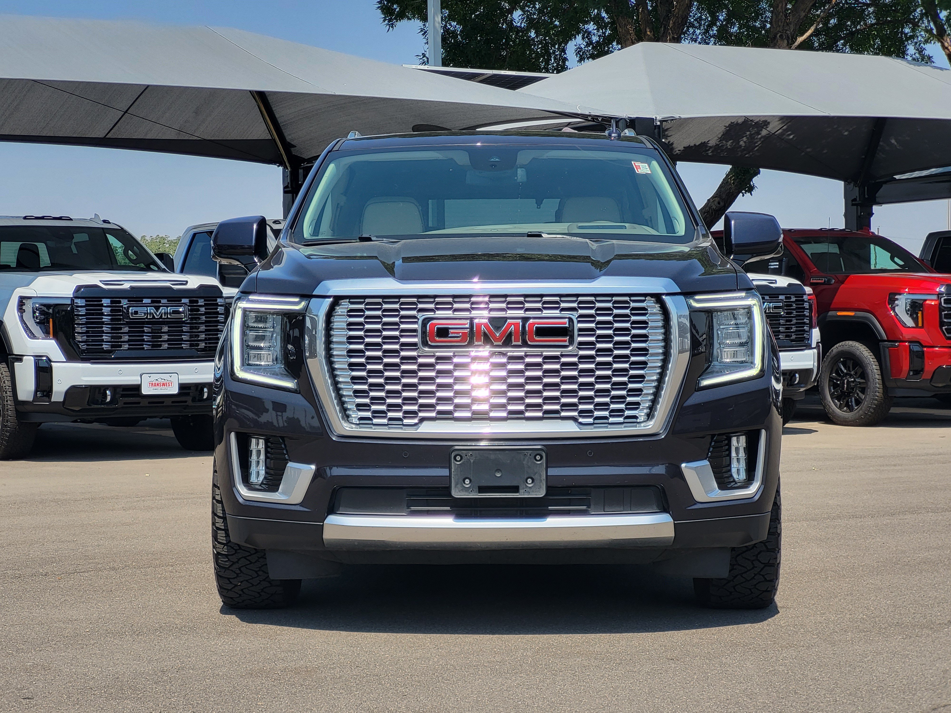 Used 2023 GMC Yukon Denali w/ LPO, Floor Liner Package AWD/4WD image 2