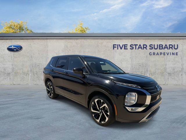 Used 2024 Mitsubishi Outlander SE image 2