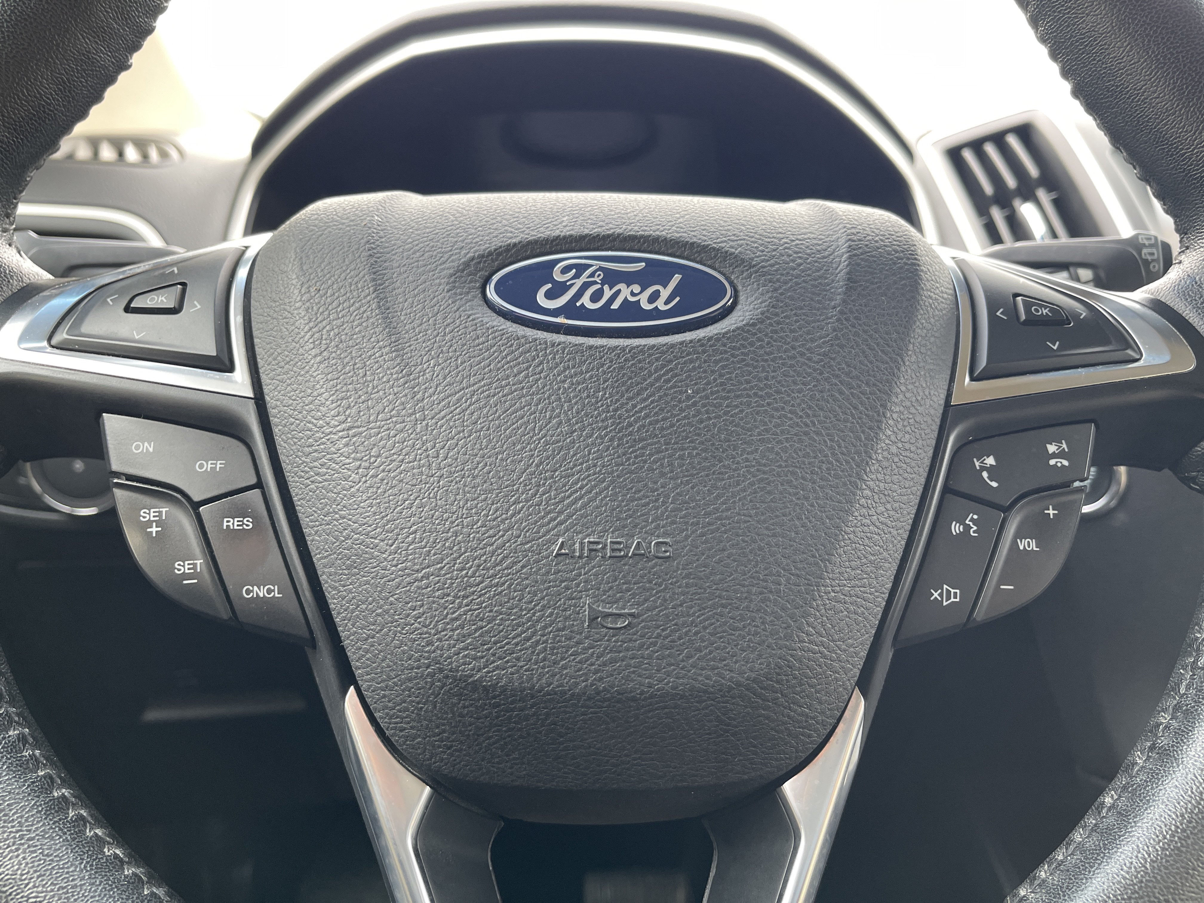 Used 2019 Ford Edge SEL w/ Equipment Group 201A AWD/4WD image 14
