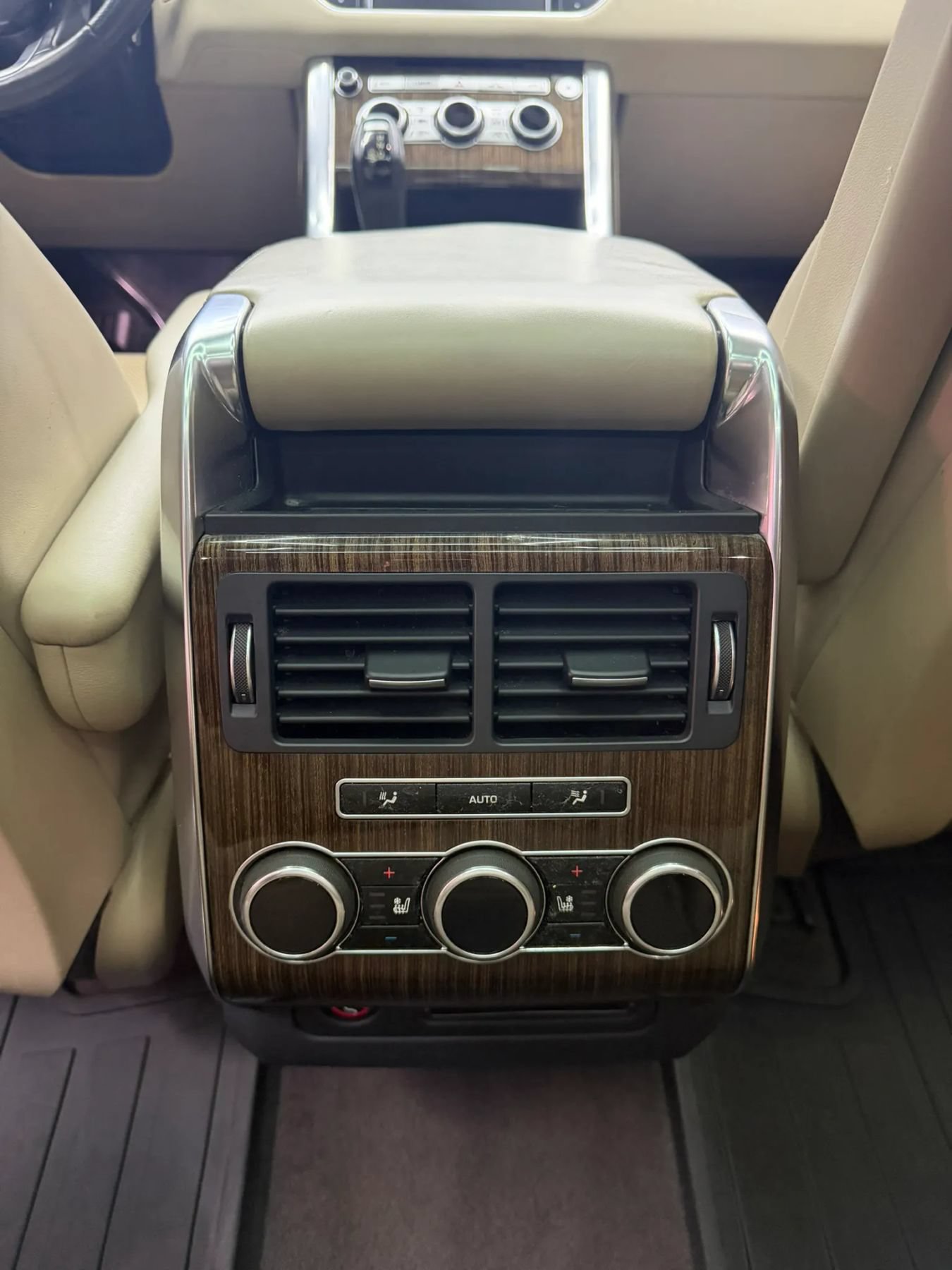 Used 2015 Land Rover Range Rover Sport Supercharged AWD/4WD image 29