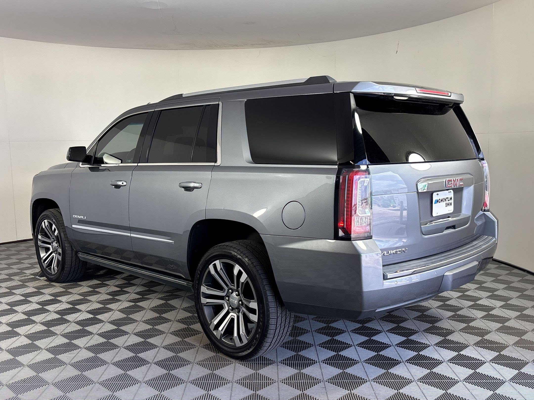 Used 2018 GMC Yukon Denali w/ Denali Ultimate Package RWD image 3