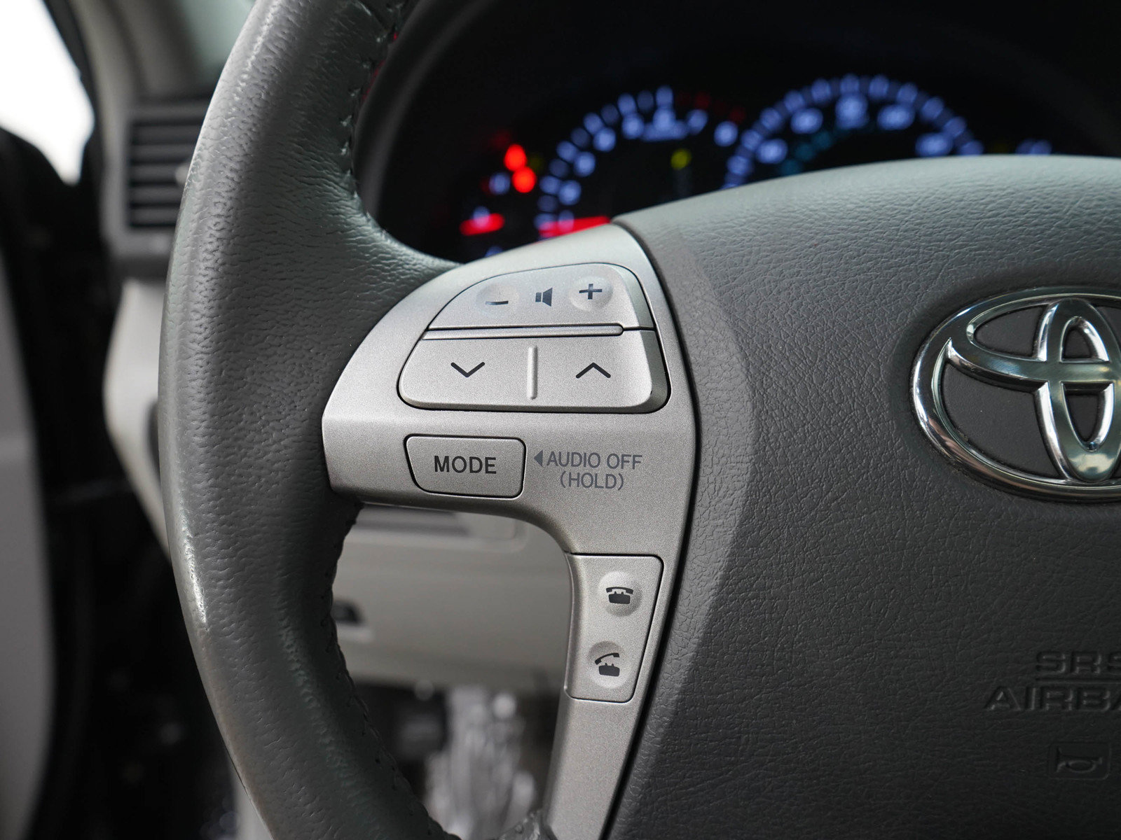 Used 2011 Toyota Camry XLE w/ XLE Extra-Value Pkg #1 FWD image 23