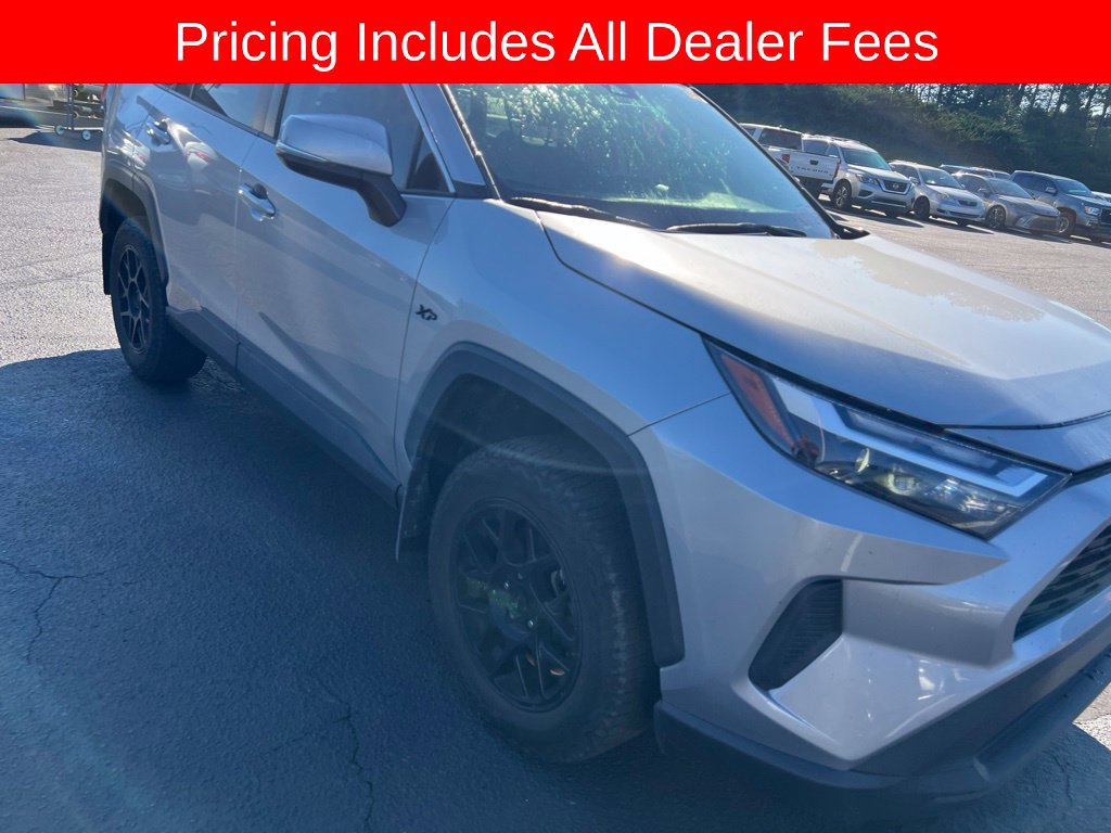 Used 2024 Toyota RAV4 XLE FWD image 27