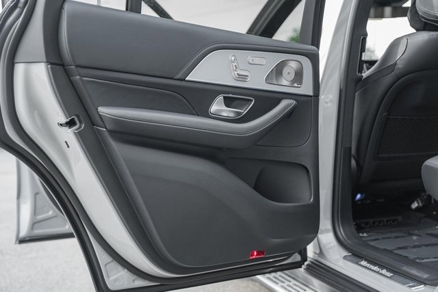 New 2026 Mercedes-Benz GLS 580 4MATIC image 34
