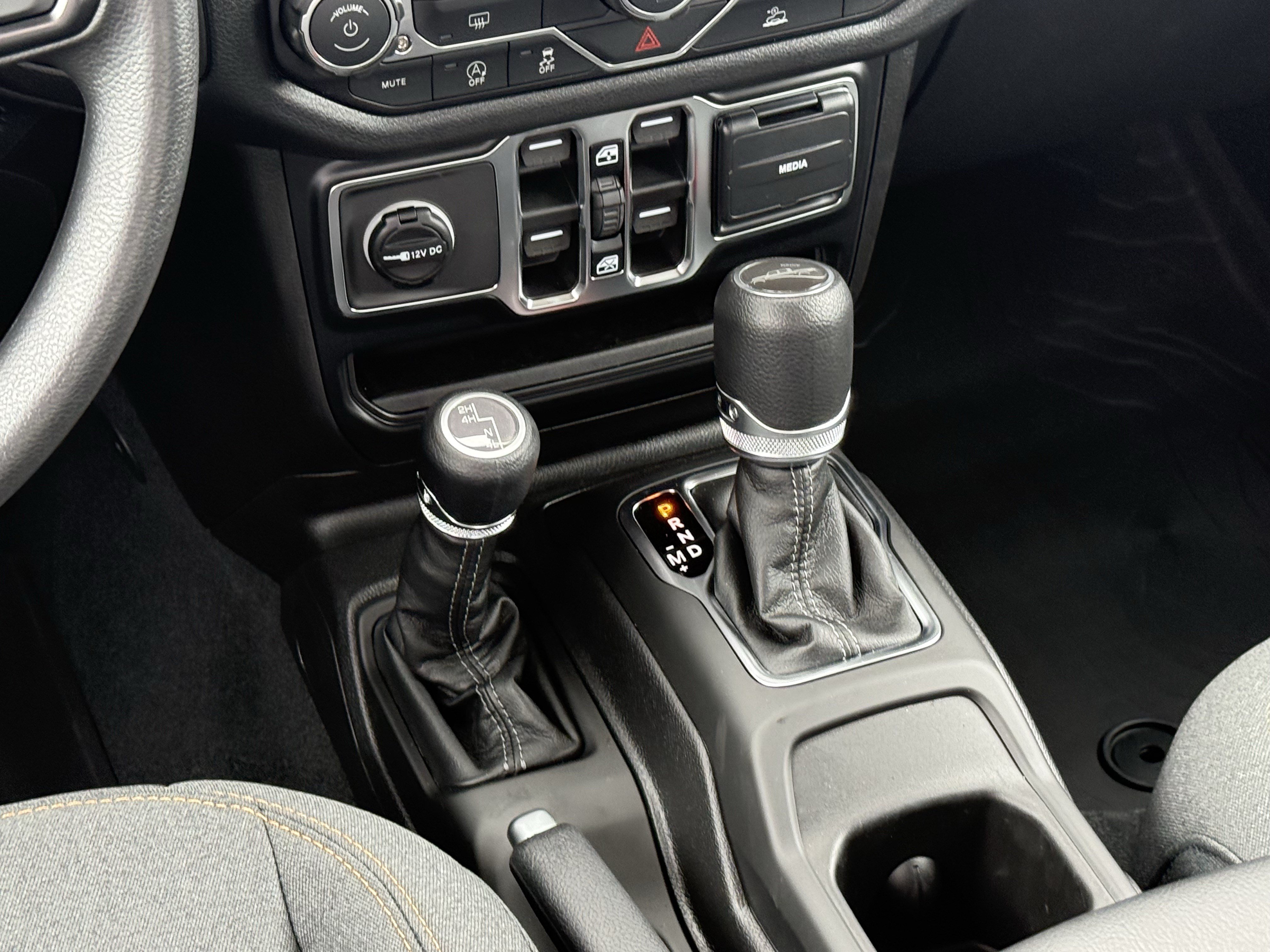 New 2026 Jeep Gladiator Sport AWD/4WD image 15