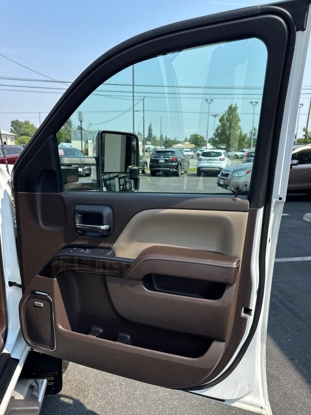 Used 2016 GMC Sierra 3500 Denali w/ Driver Alert Package AWD/4WD image 17
