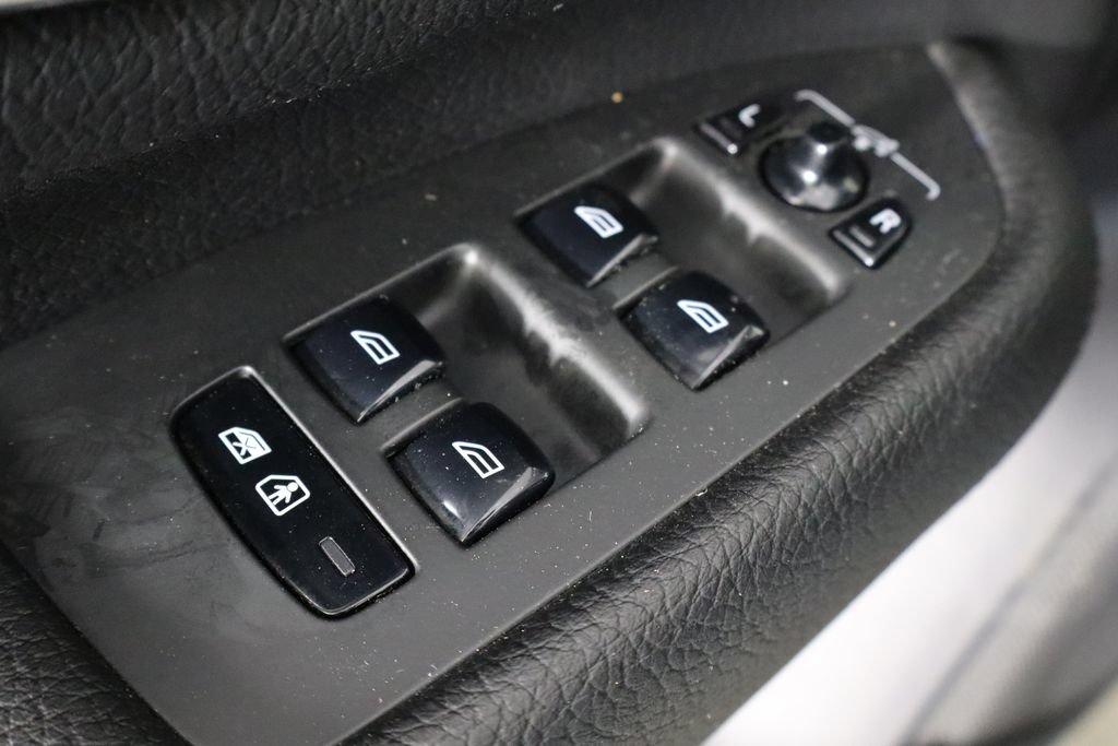 Used 2018 Volvo XC90 T5 Momentum w/ Convenience Package FWD image 21