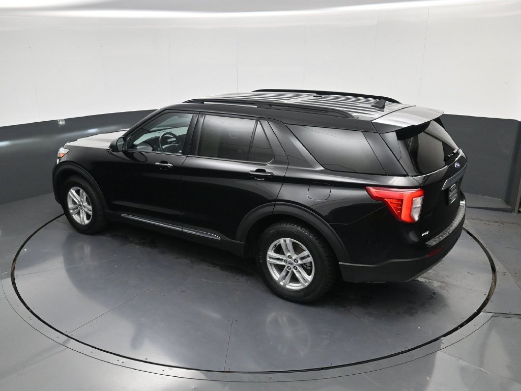 Used 2024 Ford Explorer XLT w/ Equipment Group 202A RWD image 32