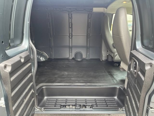 Used 2014 Chevrolet Express 1500 RWD image 22