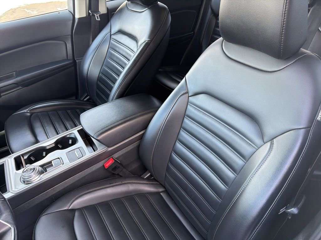 Used 2024 Ford Edge SEL image 10