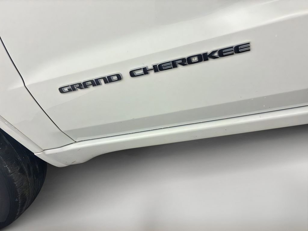 Used 2021 Jeep Grand Cherokee Overland image 12