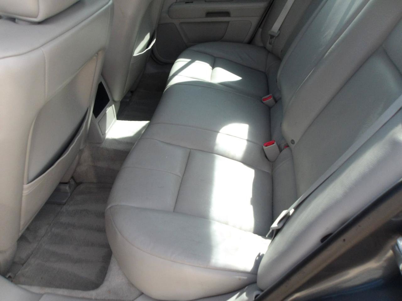 Used 2009 Cadillac STS w/ Wood Trim Package RWD image 16