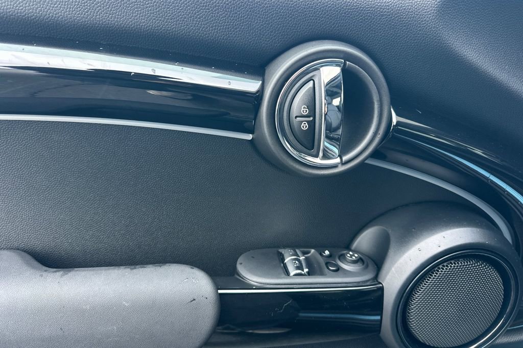 Used 2023 MINI Cooper S w/ Signature Upholstery Package image 11