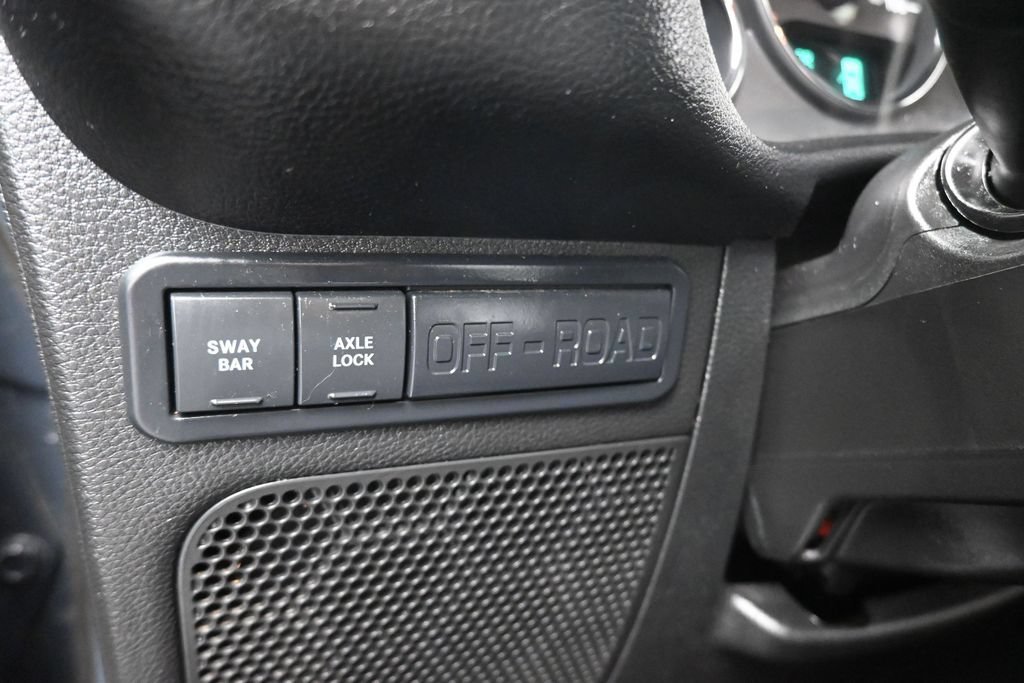 Used 2016 Jeep Wrangler Unlimited Rubicon w/ Connectivity Group AWD/4WD image 22