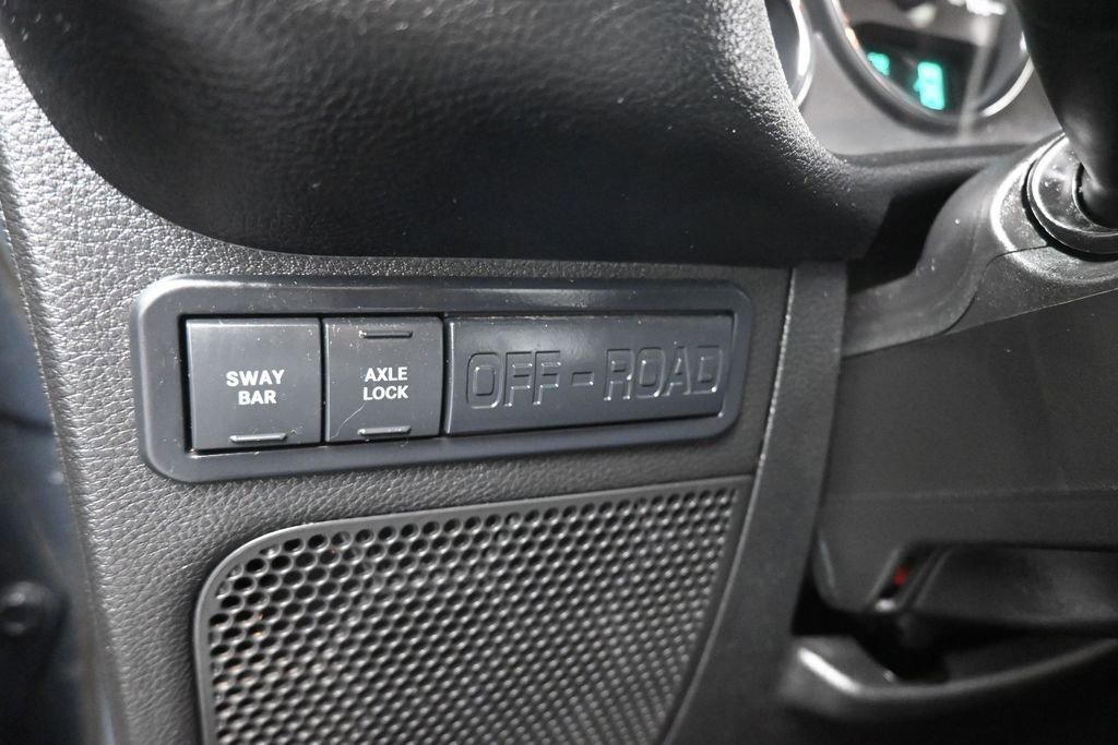 Used 2016 Jeep Wrangler Unlimited Rubicon w/ Connectivity Group AWD/4WD image 22