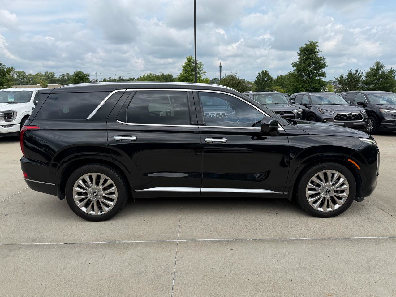 Used 2020 Hyundai Palisade Limited FWD image 4