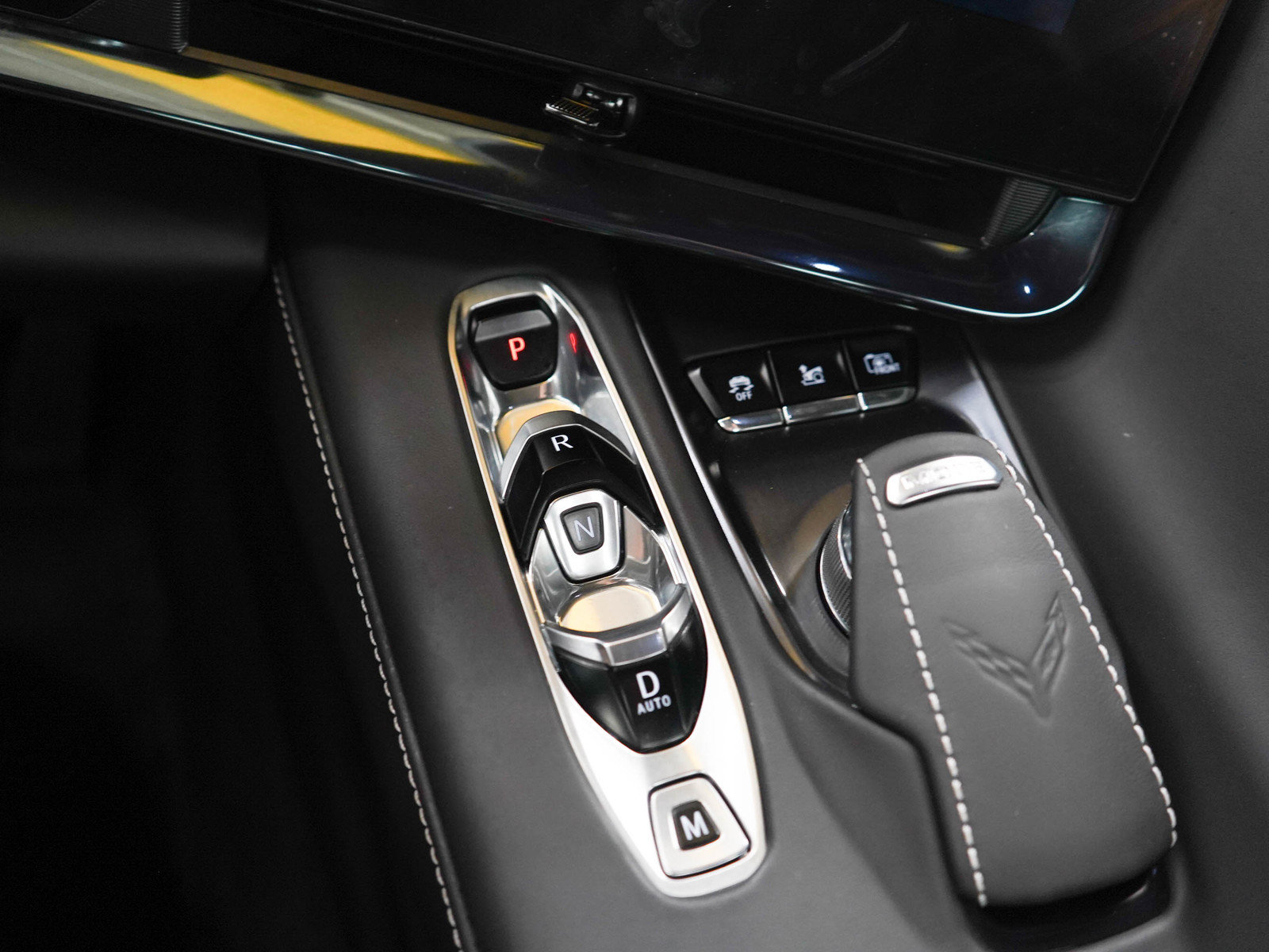 Used 2024 Chevrolet Corvette Stingray Premium Conv w/ Stealth Interior Trim Package RWD image 18