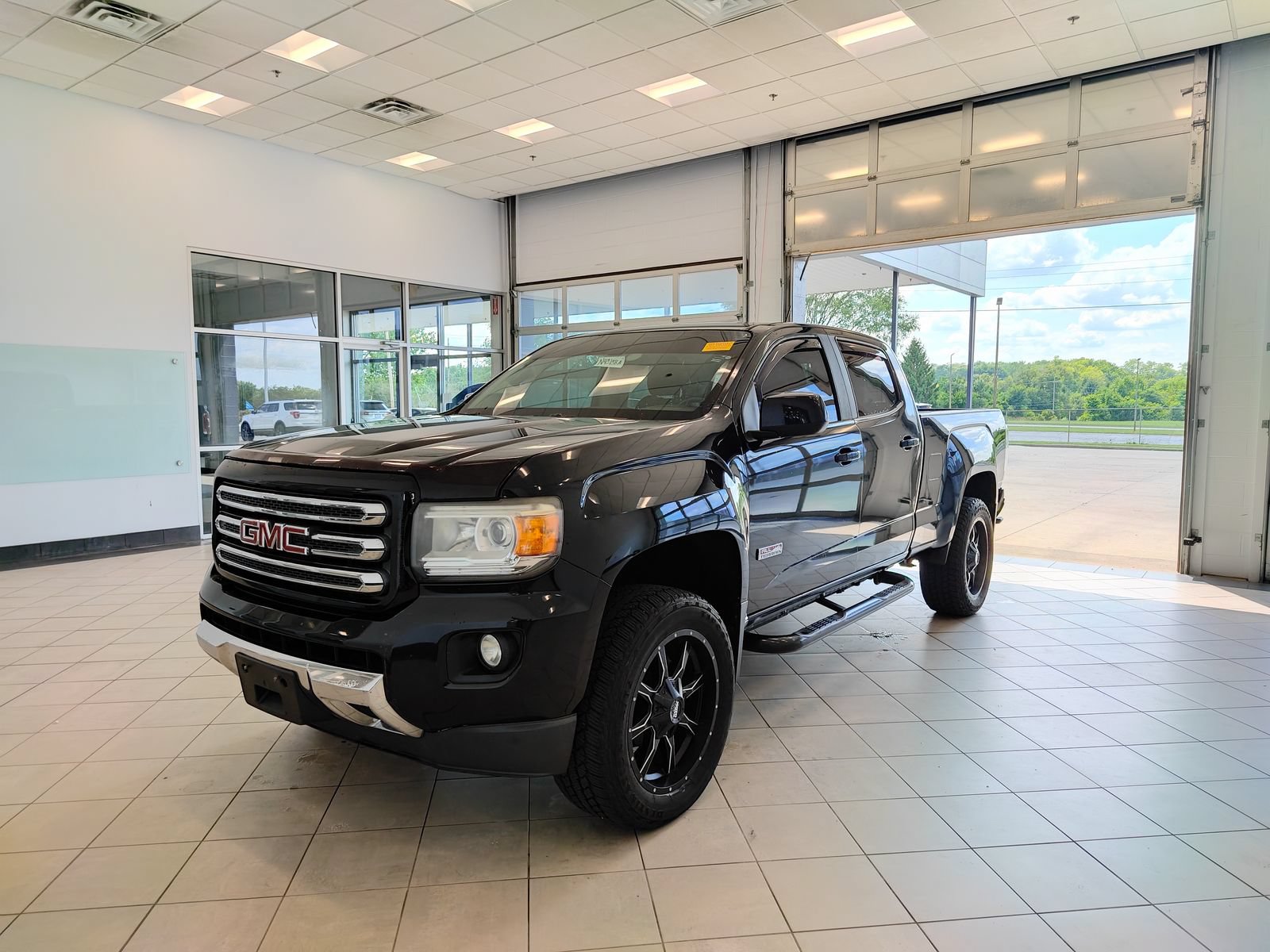 Used 2015 GMC Canyon SLE AWD/4WD image 7