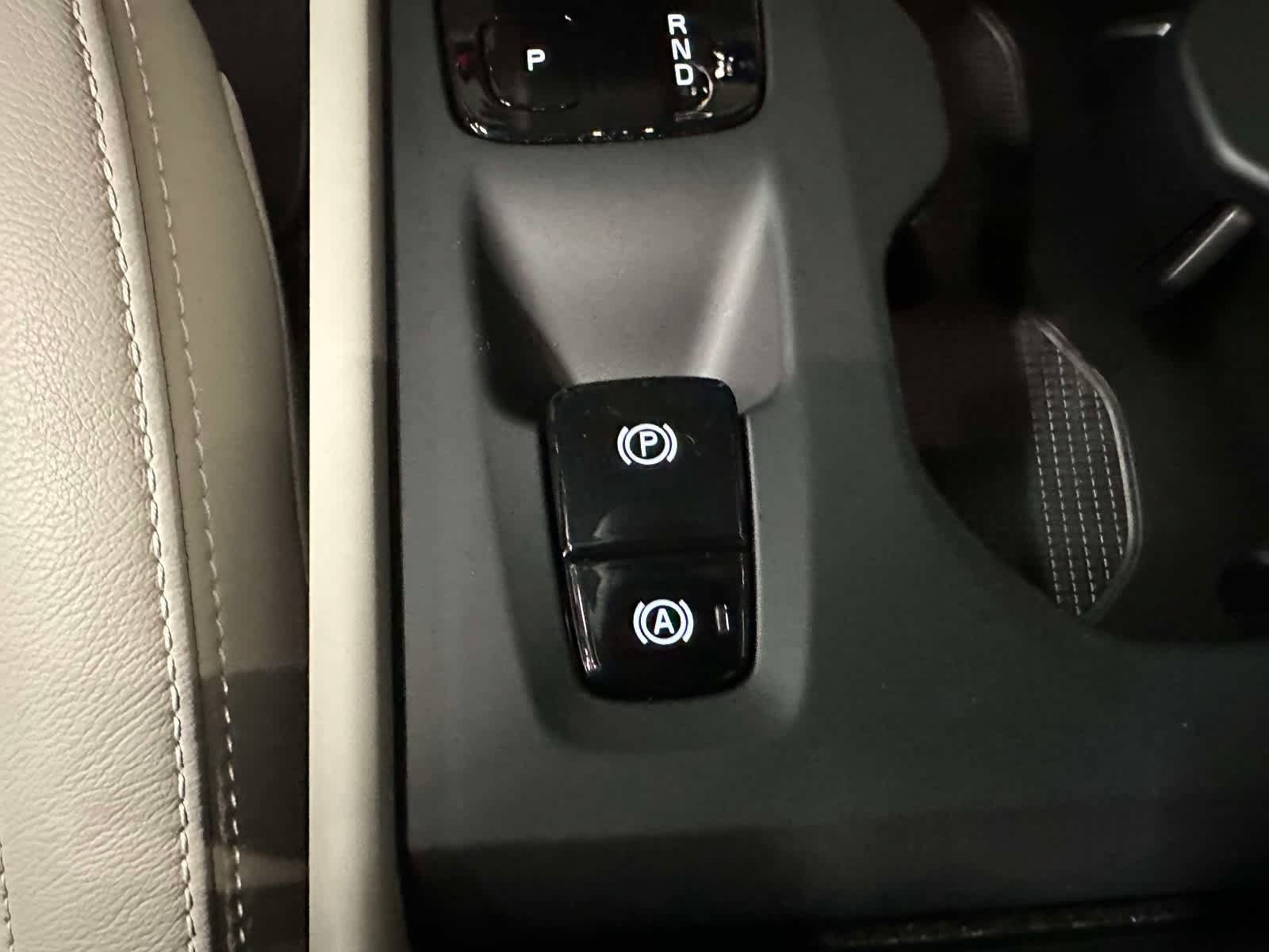 Used 2022 Volvo XC40 T5 Momentum AWD/4WD image 29