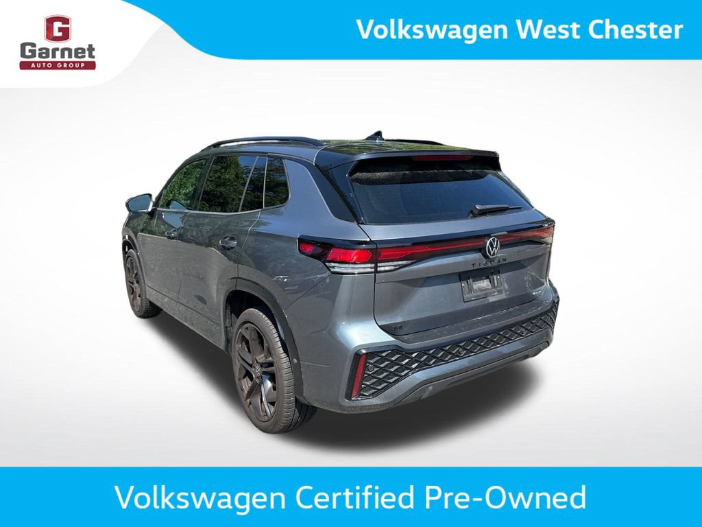 Used 2025 Volkswagen Tiguan SE R-Line AWD/4WD image 3