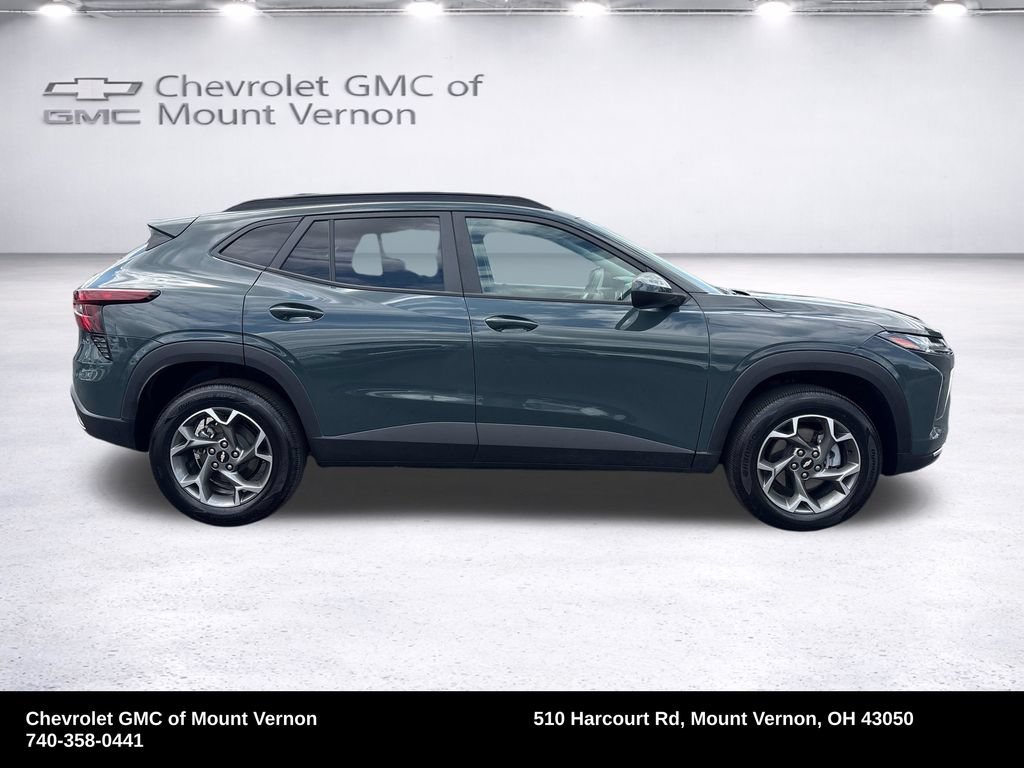 Used 2026 Chevrolet Trax LT FWD image 7