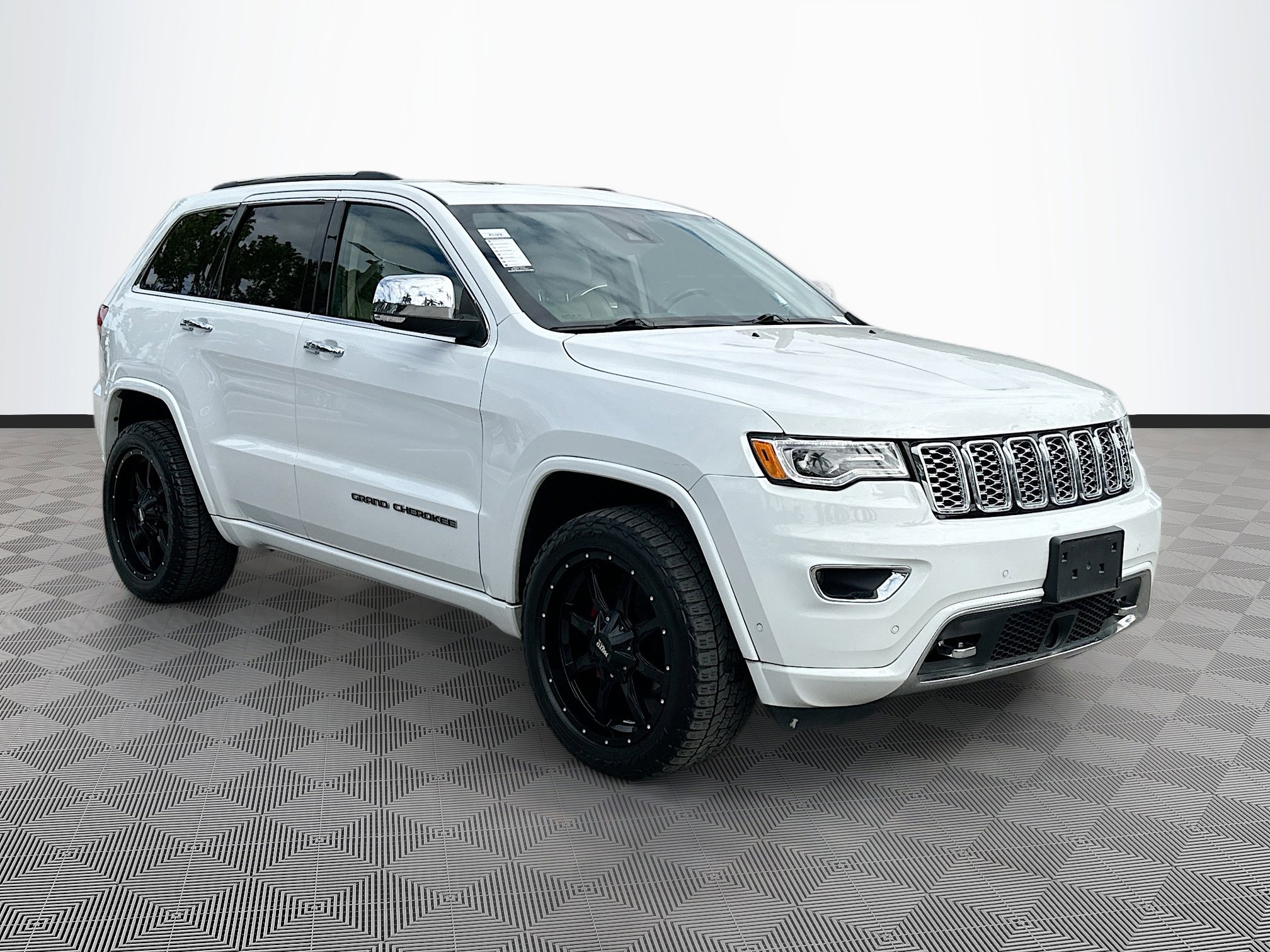 Used 2017 Jeep Grand Cherokee Overland w/ Jeep Active Safety Group