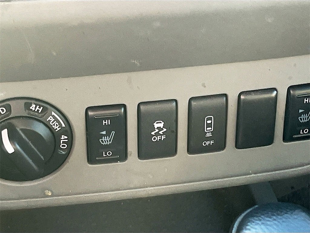 Used 2020 Nissan Frontier SV w/ Midnight Edition Floor Mats image 15