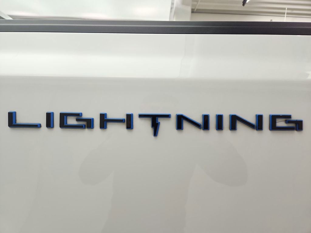 Used 2022 Ford F150 Lightning Pro image 36