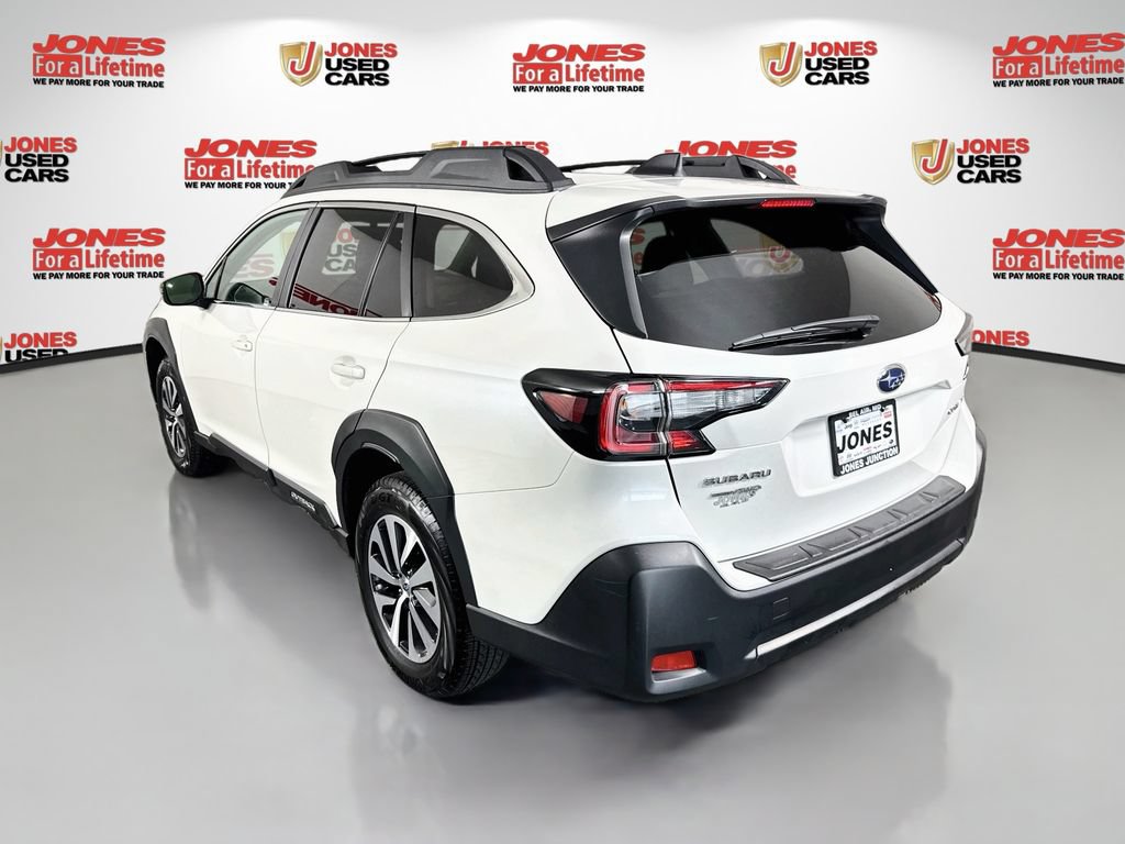 Used 2025 Subaru Outback Premium AWD/4WD image 2