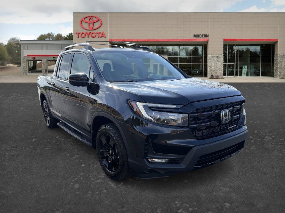 Used 2025 Honda Ridgeline Black Edition image 3